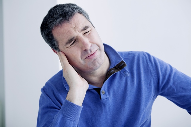 dureri de ureche si maxilar de ce articulațiile șoldului doare la tineri