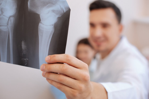 Cum se trateaza artroza articulatiilor costal-vertebrale - Cot November