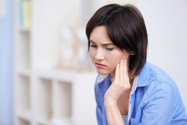 Durerea la nivelul articulatiei temporo mandibulare