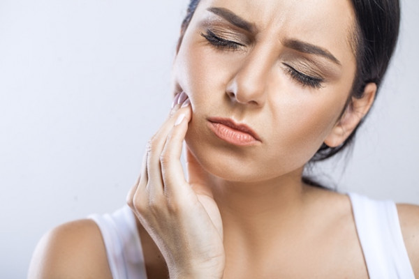 Care sunt cauzele durerii faciale? Iata 12 afectiuni ce pot provoca durerea de fata