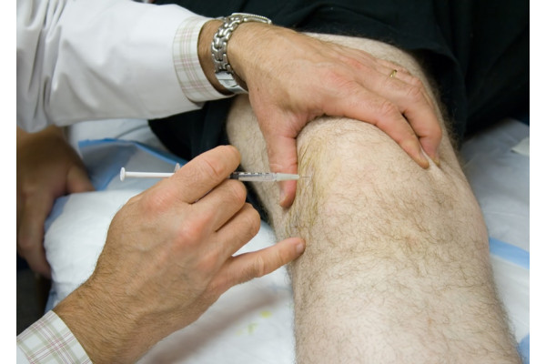 tehnica de injectare a medicamentului în articulația genunchiului)