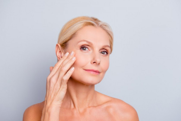produse anti-îmbătrânire de top recomandate de dermatologi