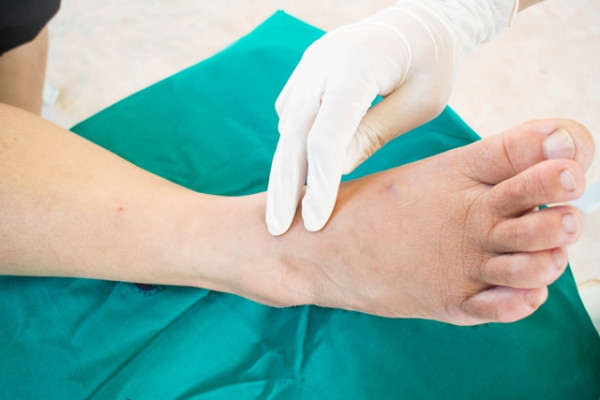 dureri articulare cu chimioterapie deteriorarea capsulei articulației degetului mare