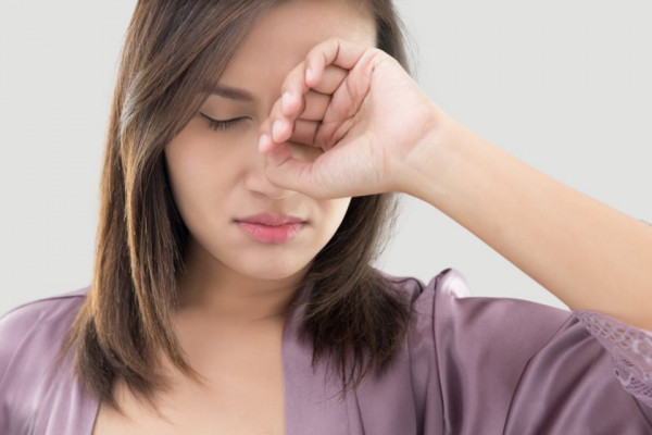 Cum să eliminați rapid o durere de cap acasă: 10 sfaturi