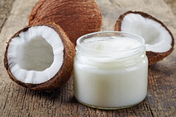Alimentul cu peste 100 de utilizari: uleiul de cocos
