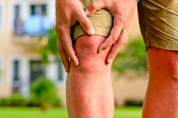 Va trosnesc genunchii? Atentie la riscul de artrita!