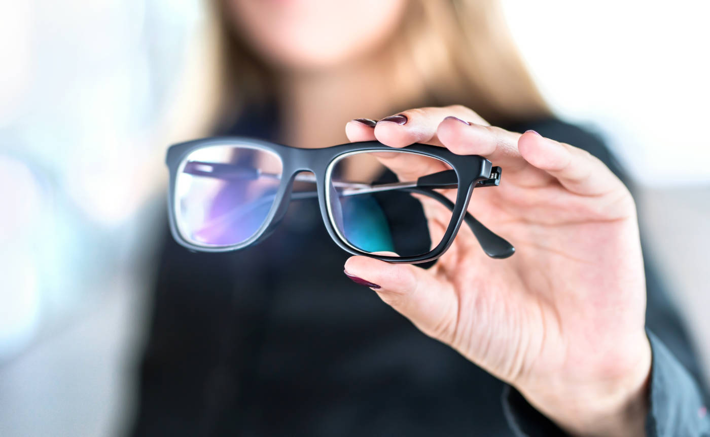 Folderul în mișcare protejează vederea - RecomandÄri esenÈiale pentru ochi sÄnÄtoÈi