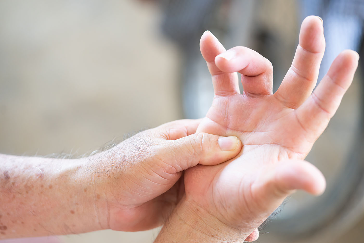 creșterea articulației degetului după accidentare