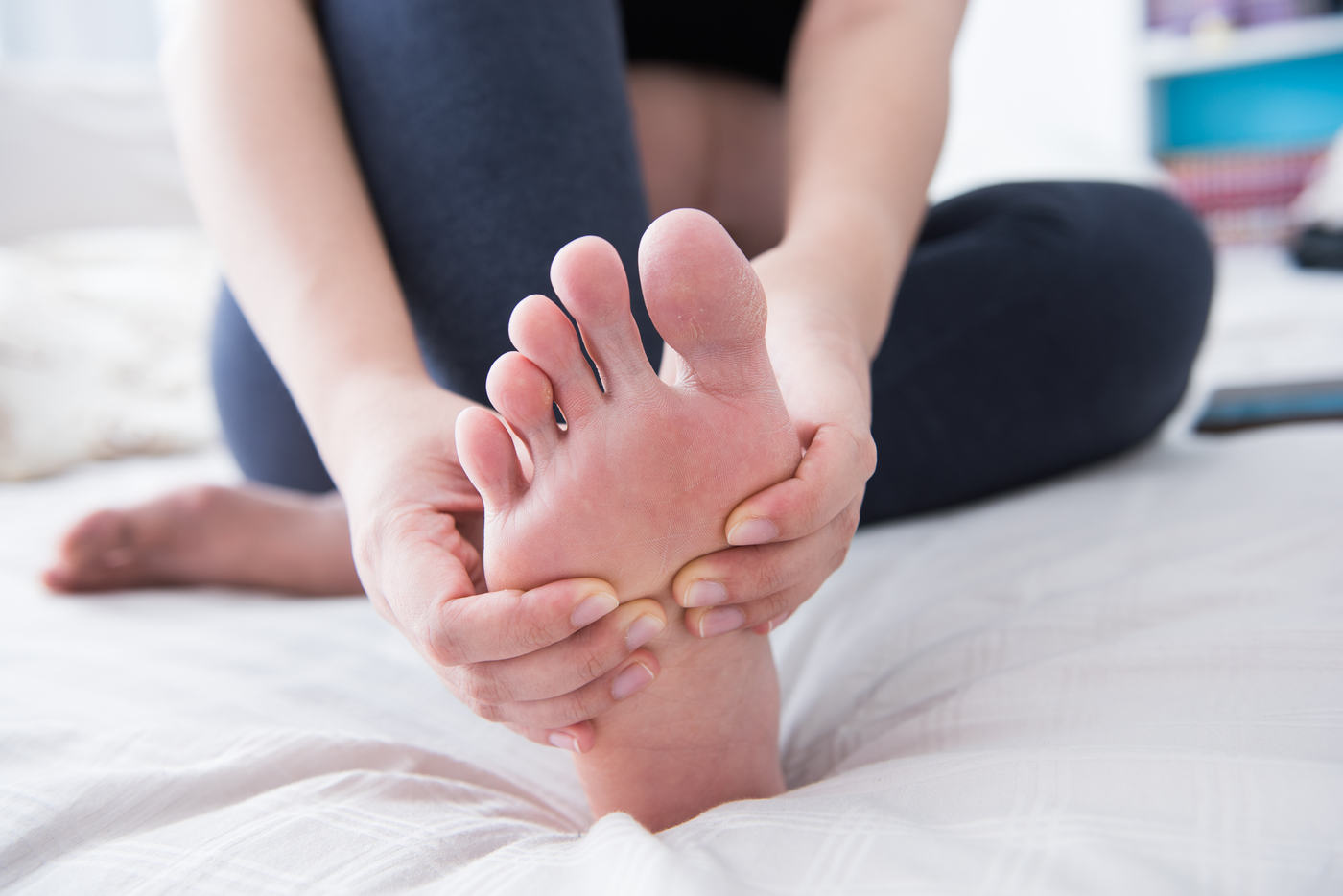 Arterele blocate pot duce la aparitia durerii in picior atunci cand mergi | sincanoua.ro
