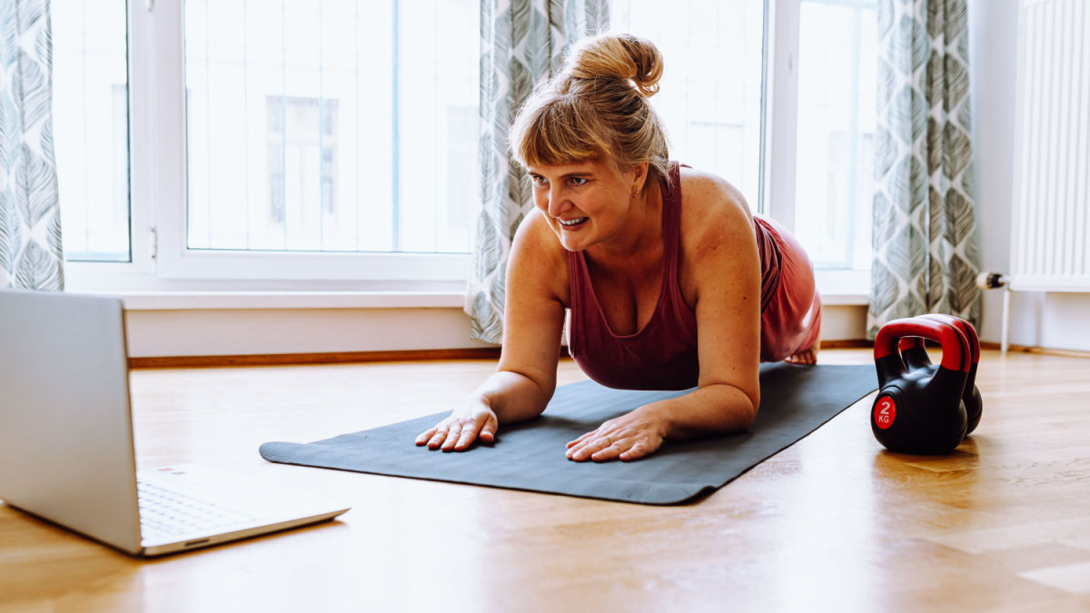 Exercitiile fizice te ajuta sa scapi de bufeuri si alte simptome ale menopauzei