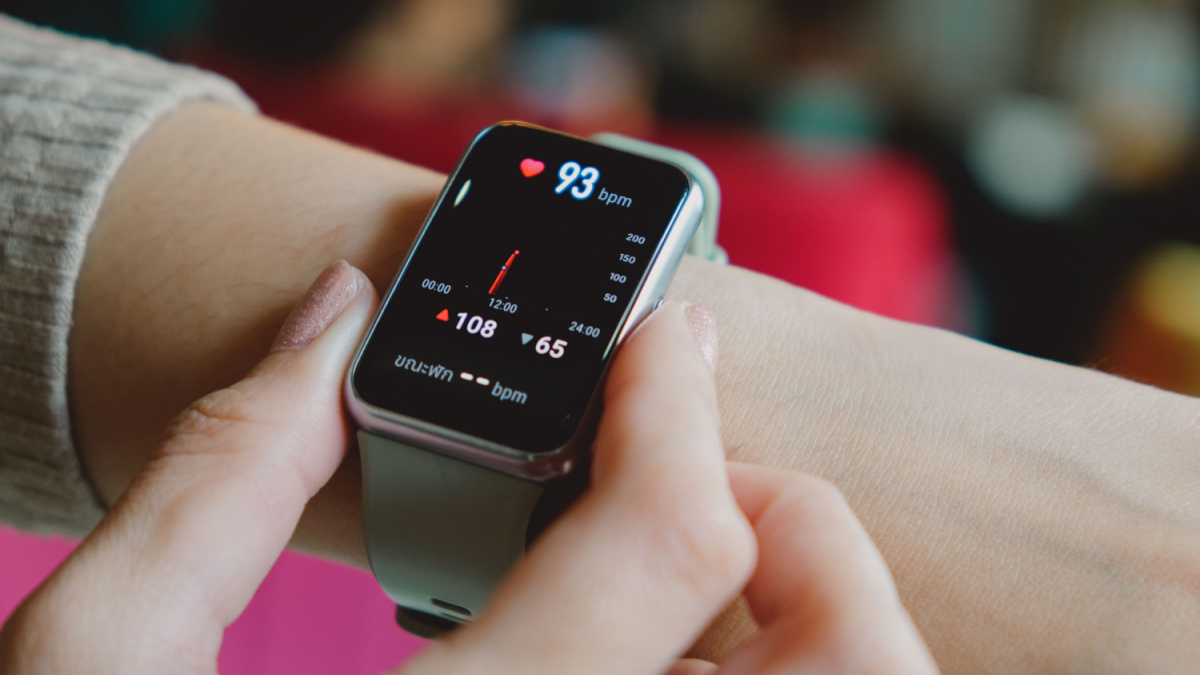 Ceasul inteligent (smartwatch) - cum funcționează și ce funcții utile are pentru sănătate?