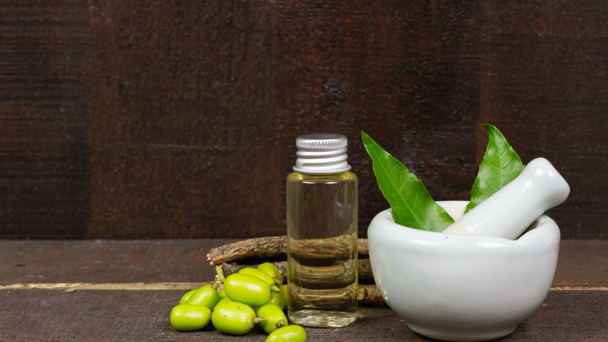 Uleiul de neem, remediu pentru matreata