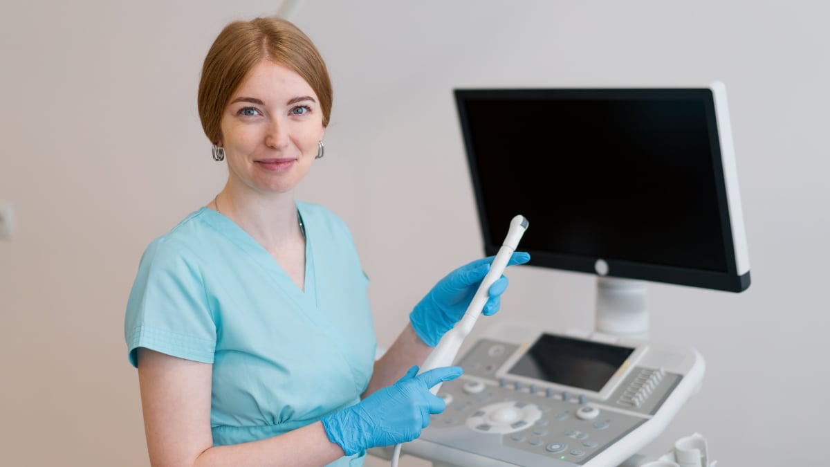 Cand se recomanda ecografia transvaginala si cum te pregatesti pentru procedura