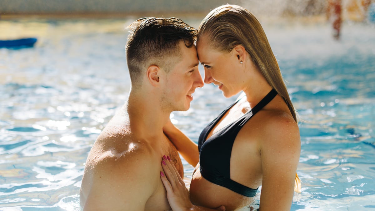 Sexul in apa marii si in piscina: la ce riscuri te expui