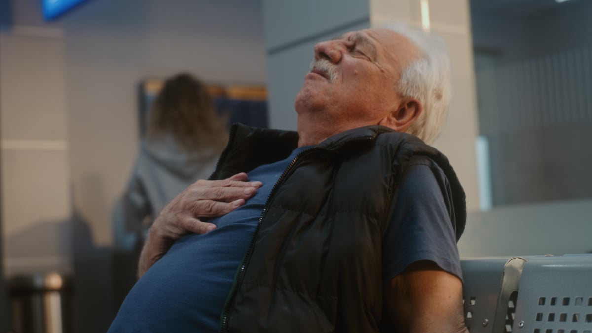 Ce simptome are infarctul la barbati
